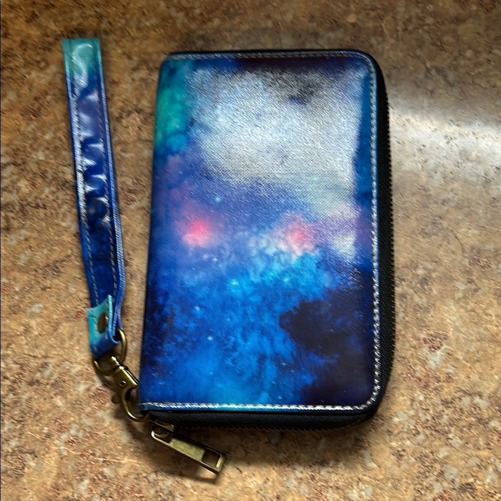 EUC Galaxy Blue Wristlet Wallet and cell phone holder wander wallets